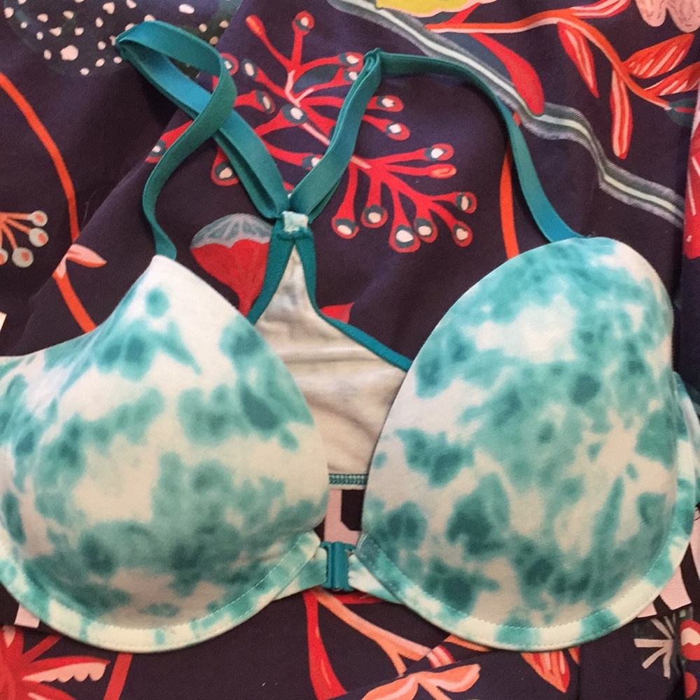 Victoria’s Secret Pink bra